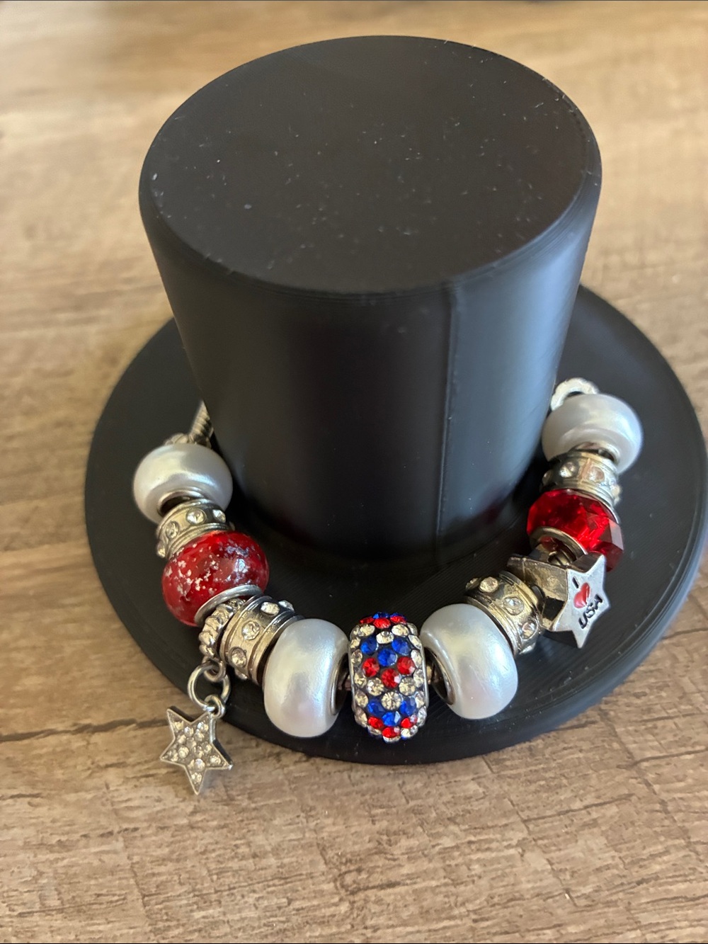 Bella Perlina Patriotic USA Charm Bracelet Americana silvertone snake chain